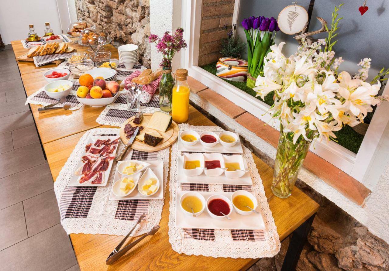 Hostal Emphasis Casserres Exterior foto